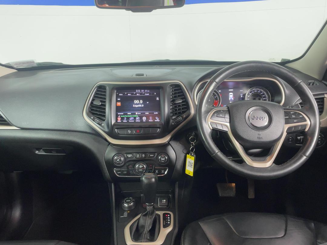 Photo '17' of Jeep Cherokee