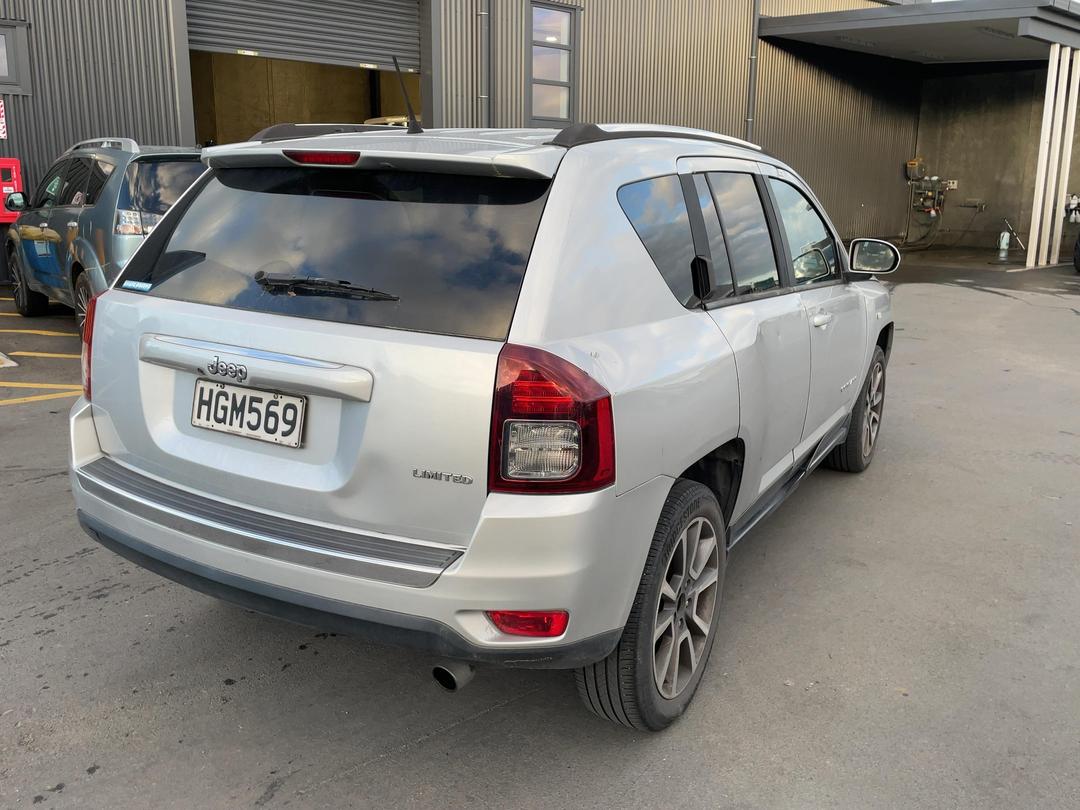 Photo '6' of Jeep Compass Limited Photo '6' of Jeep Compass Limited