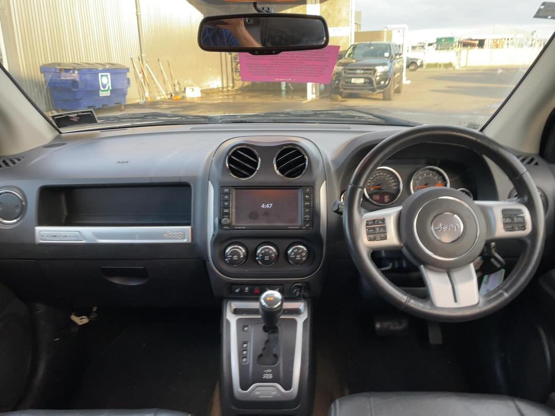 Photo '15' of Jeep Compass Limited Photo '15' of Jeep Compass Limited
