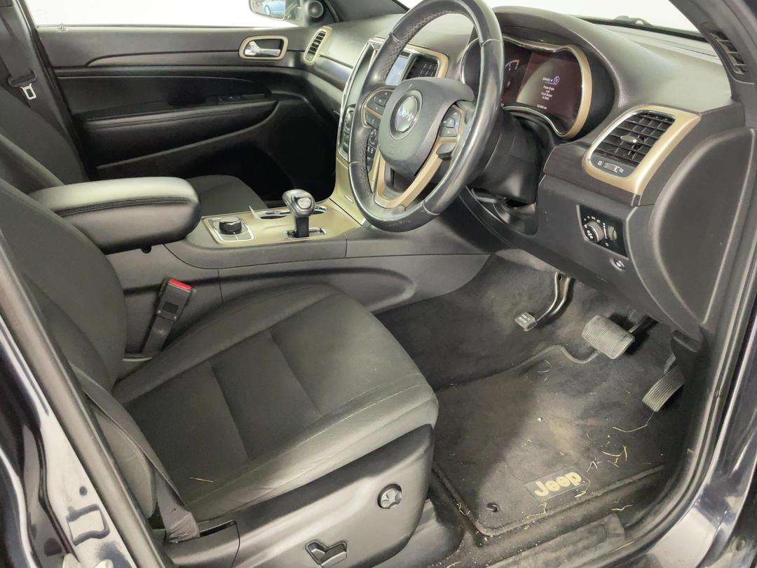 Photo '14' of Jeep Grand Cherokee Laredo Photo '14' of Jeep Grand Cherokee Laredo