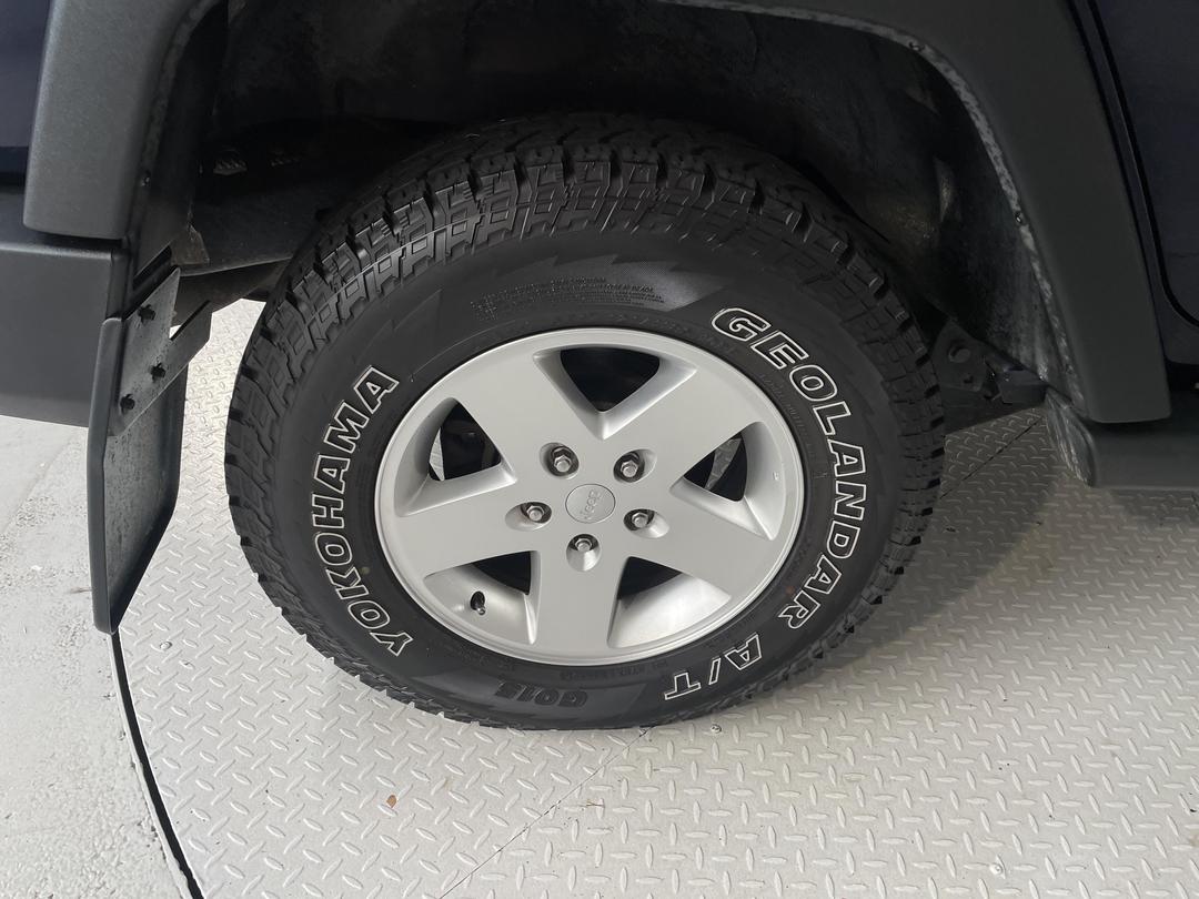 Photo '12' of Jeep Wrangler