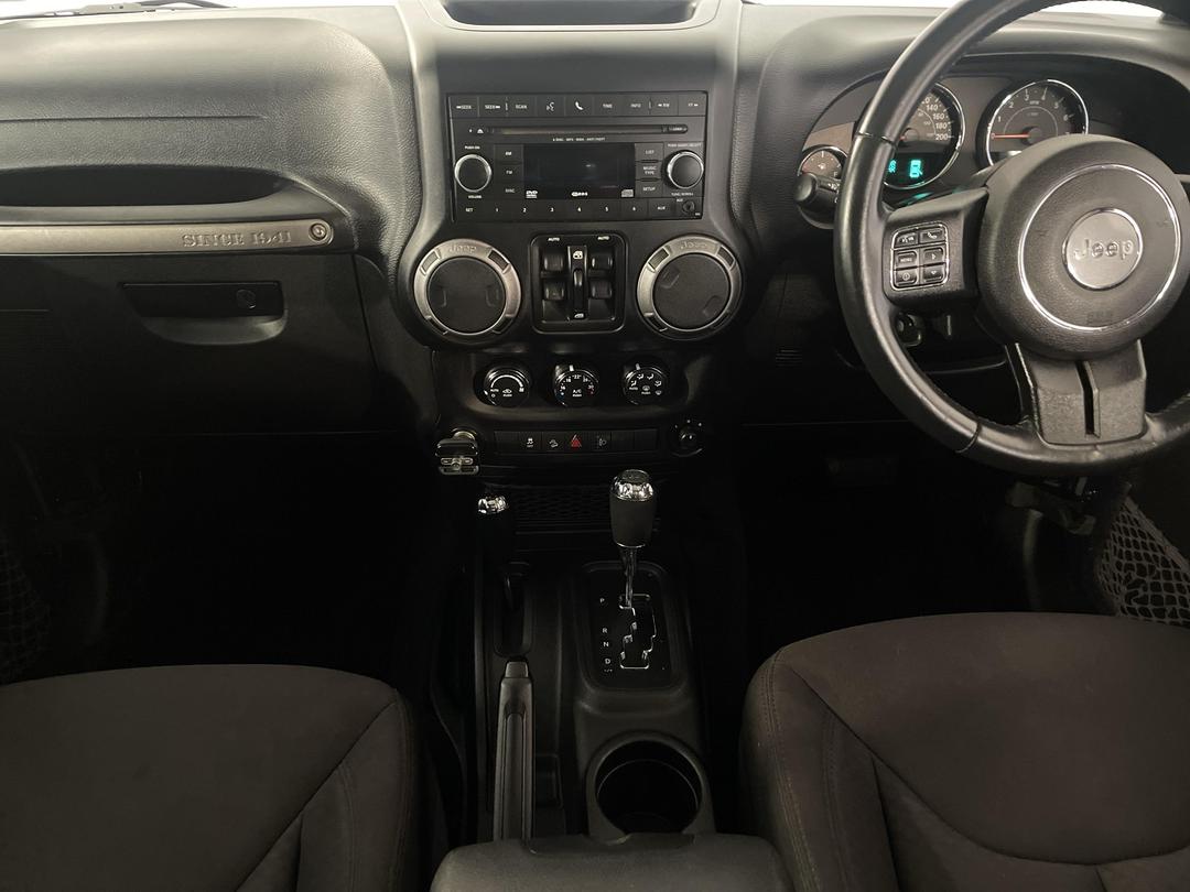 Photo '18' of Jeep Wrangler