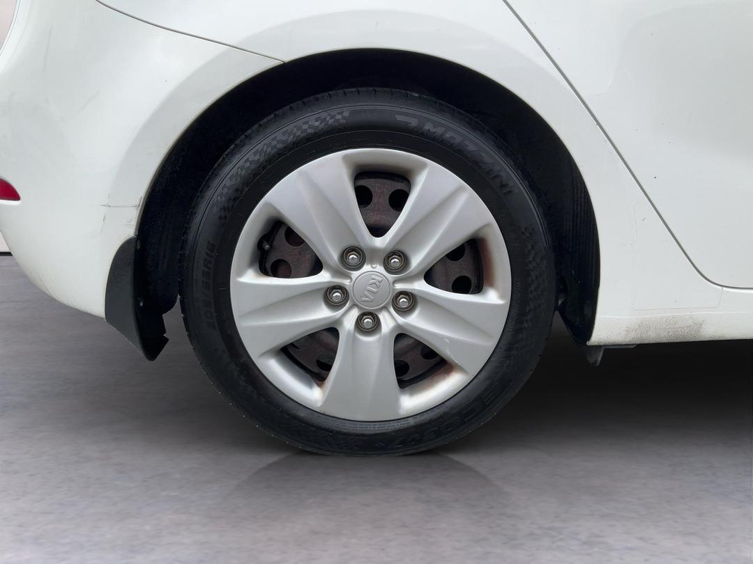 Photo '12' of KIA Cerato