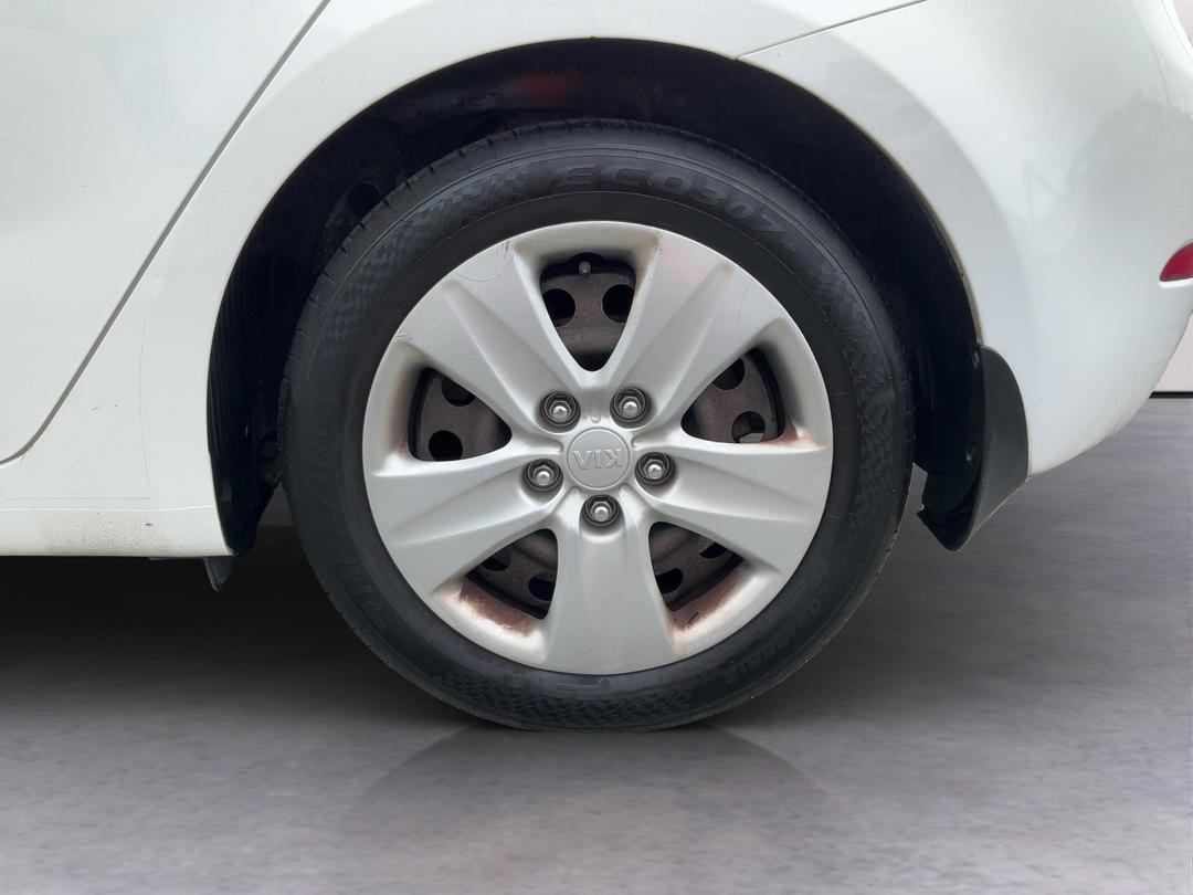 Photo '11' of KIA Cerato