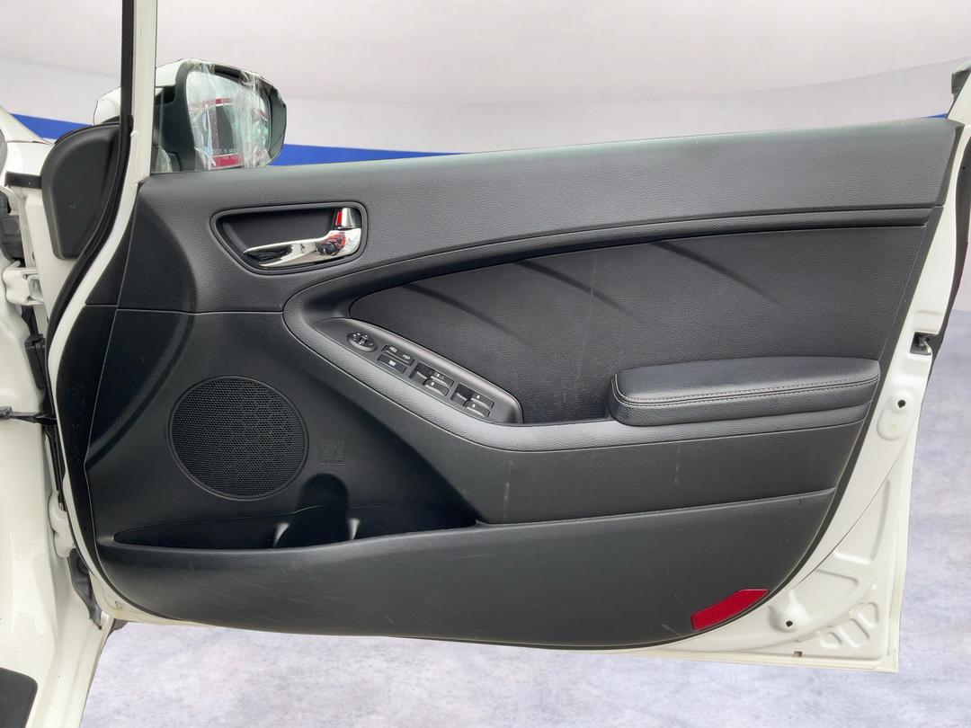 Photo '15' of KIA Cerato