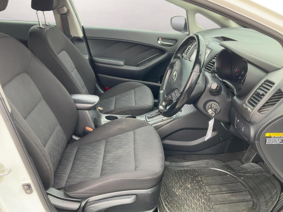 Photo '16' of KIA Cerato