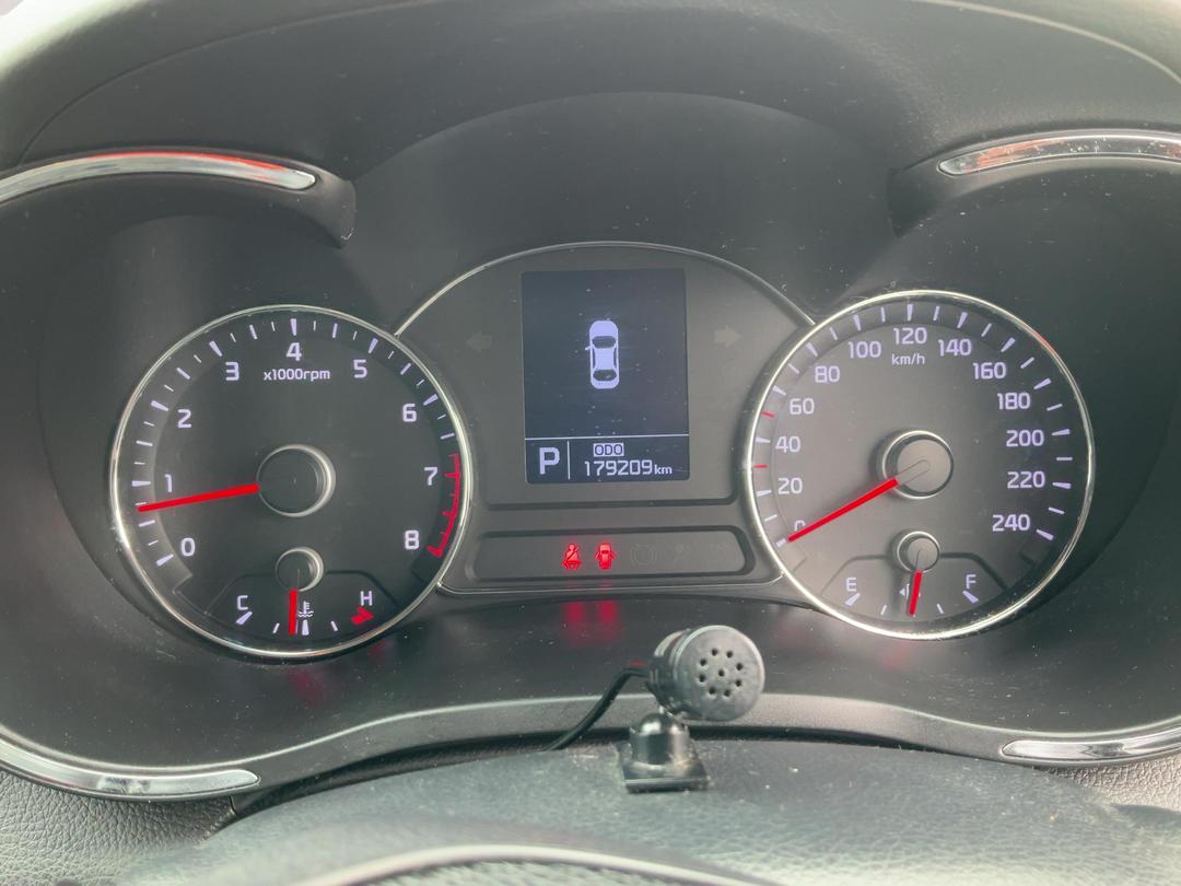 Photo '21' of KIA Cerato