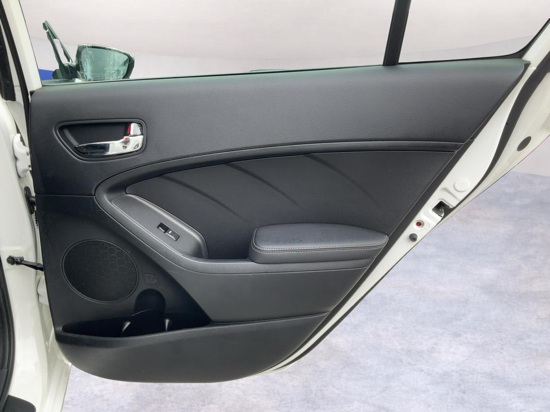 Photo '19' of KIA Cerato