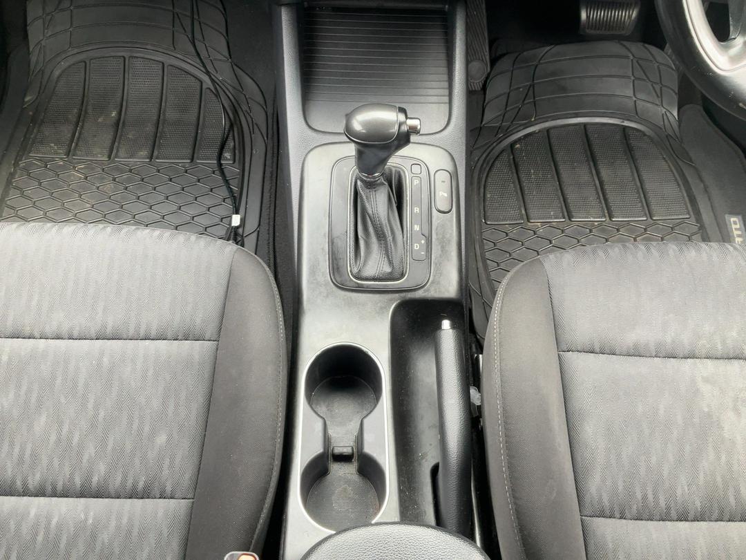 Photo '18' of KIA Cerato
