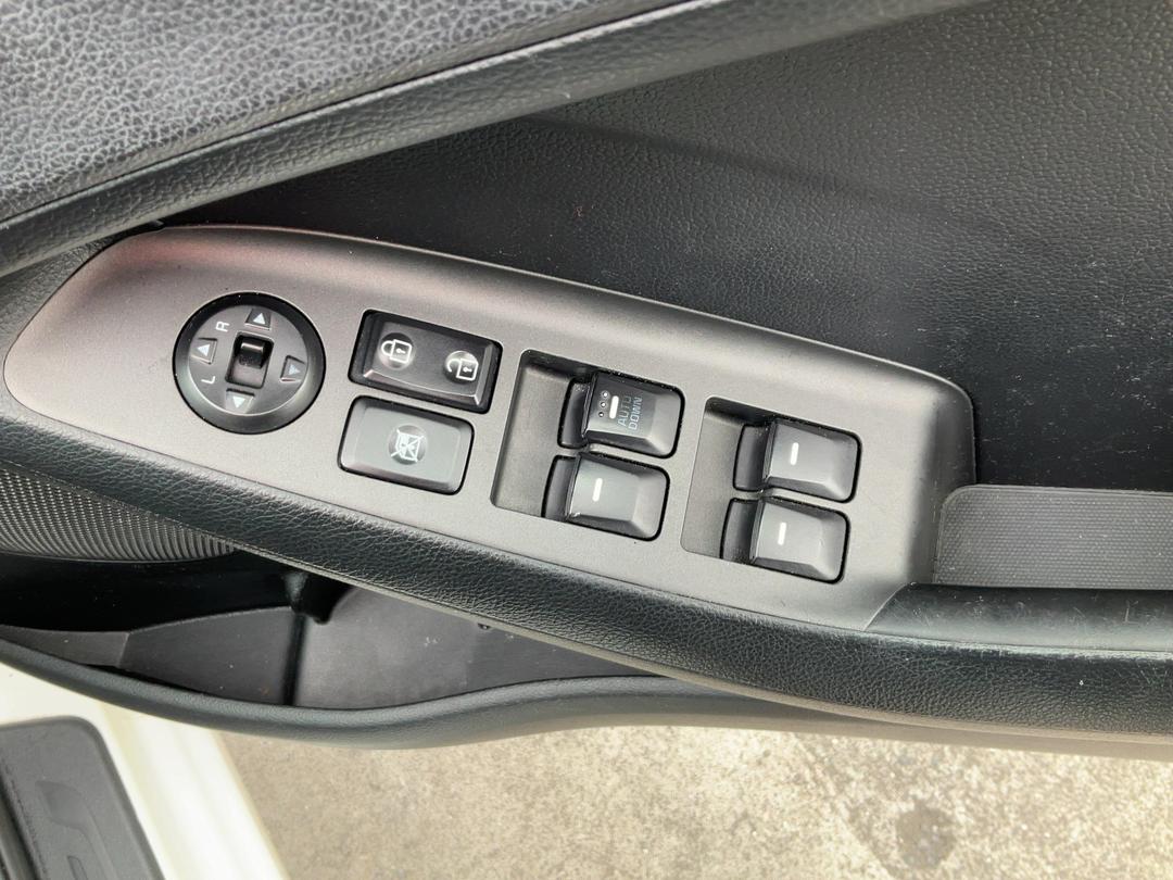 Photo '23' of KIA Cerato