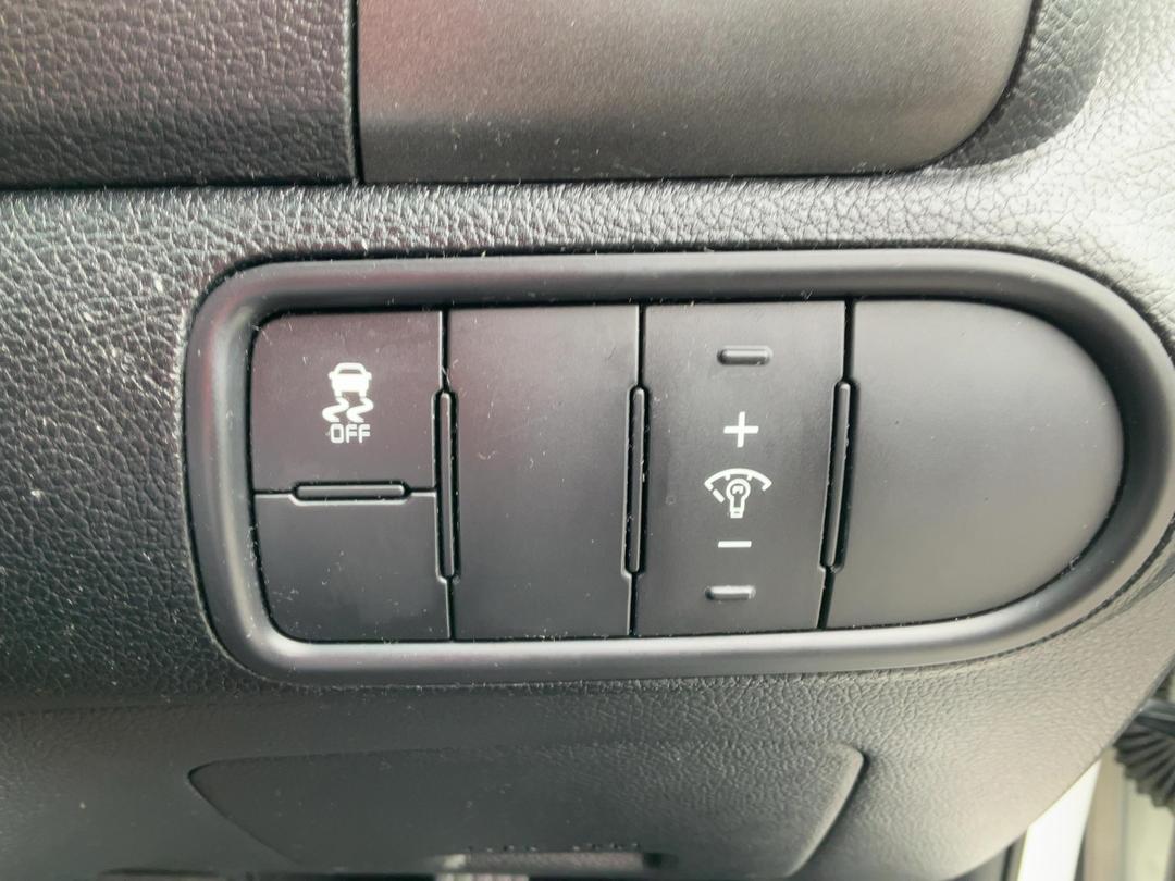 Photo '24' of KIA Cerato