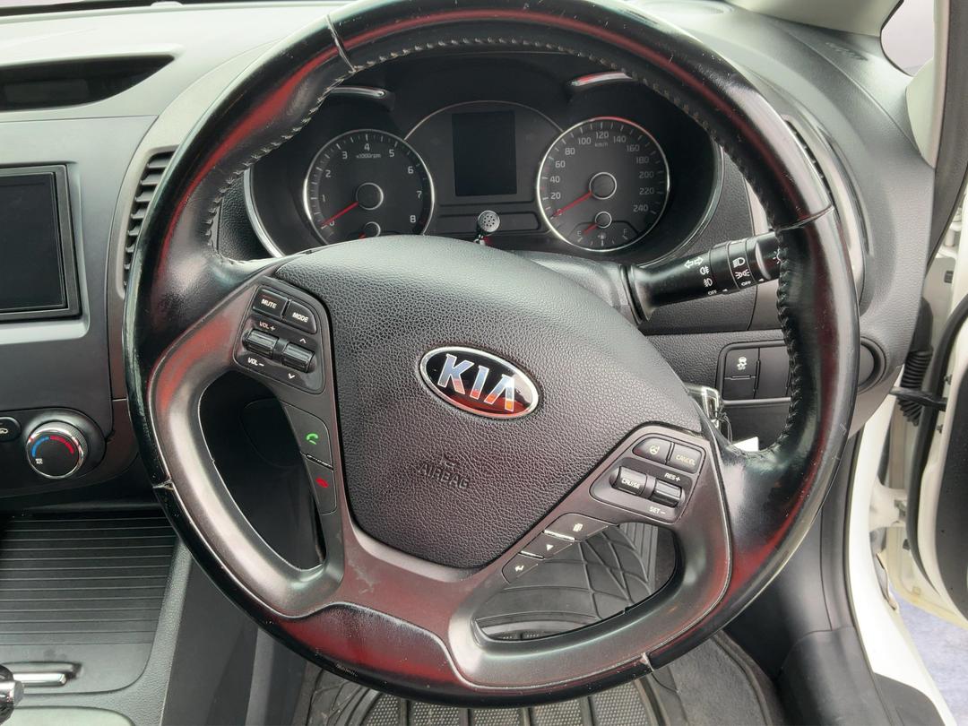Photo '25' of KIA Cerato