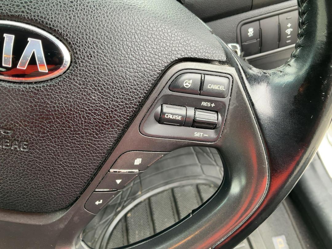 Photo '27' of KIA Cerato