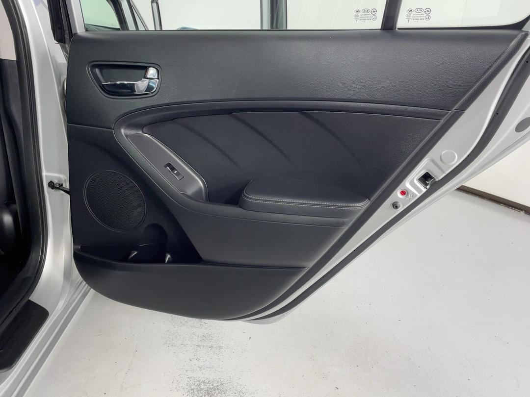 Photo '19' of KIA Cerato