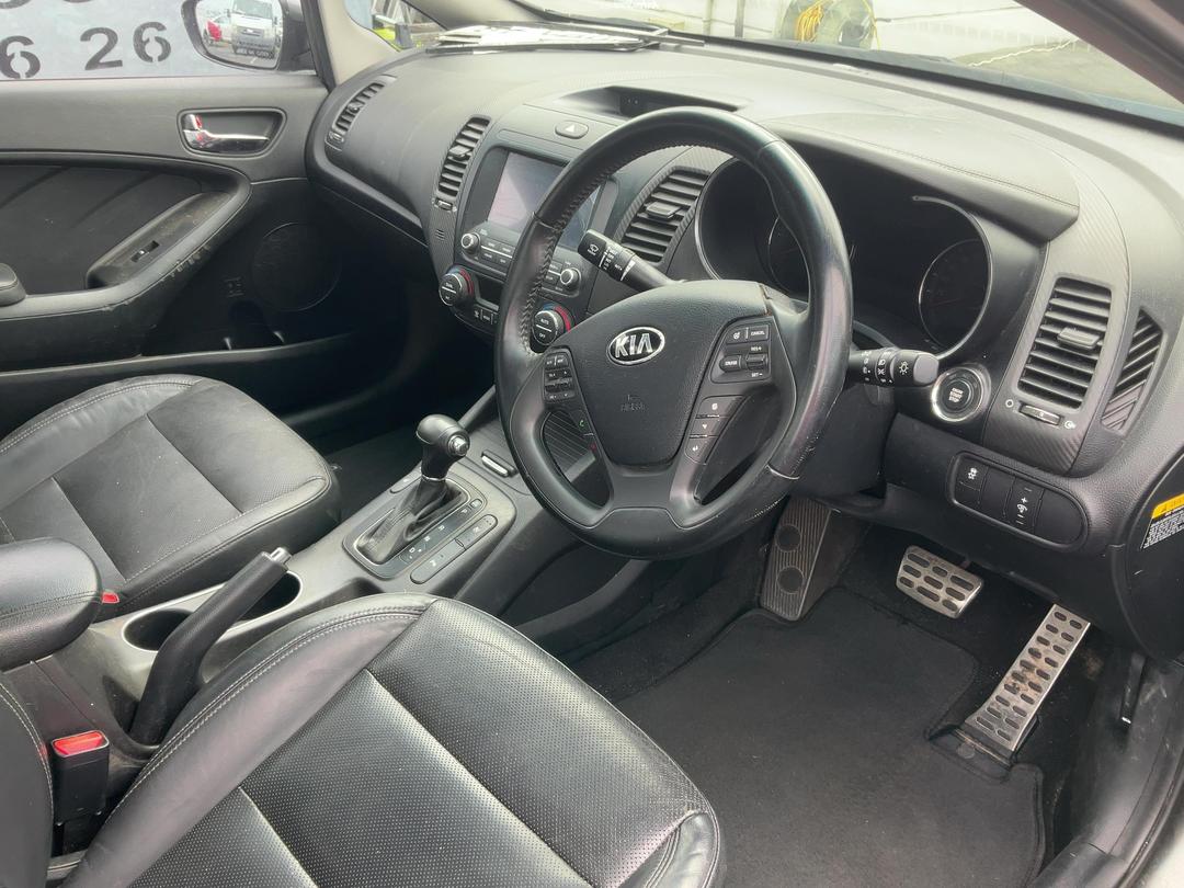 Photo '8' of KIA Cerato SX Photo '8' of KIA Cerato SX