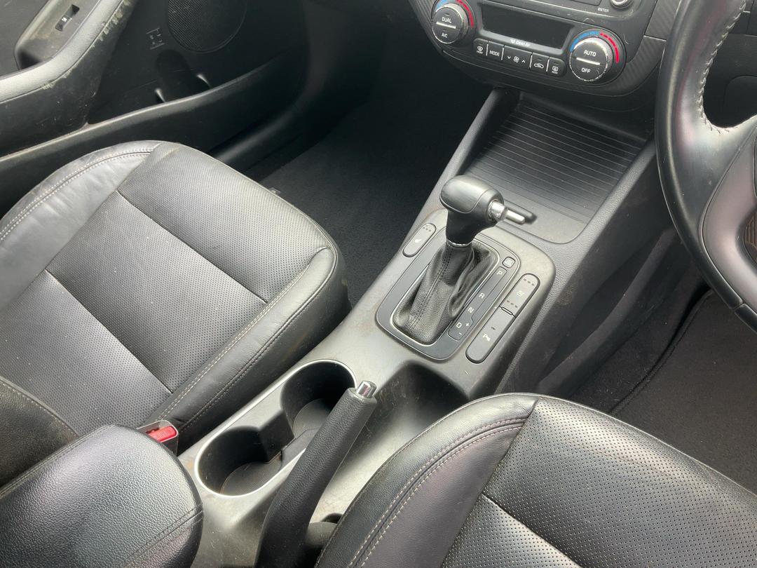 Photo '10' of KIA Cerato SX Photo '10' of KIA Cerato SX
