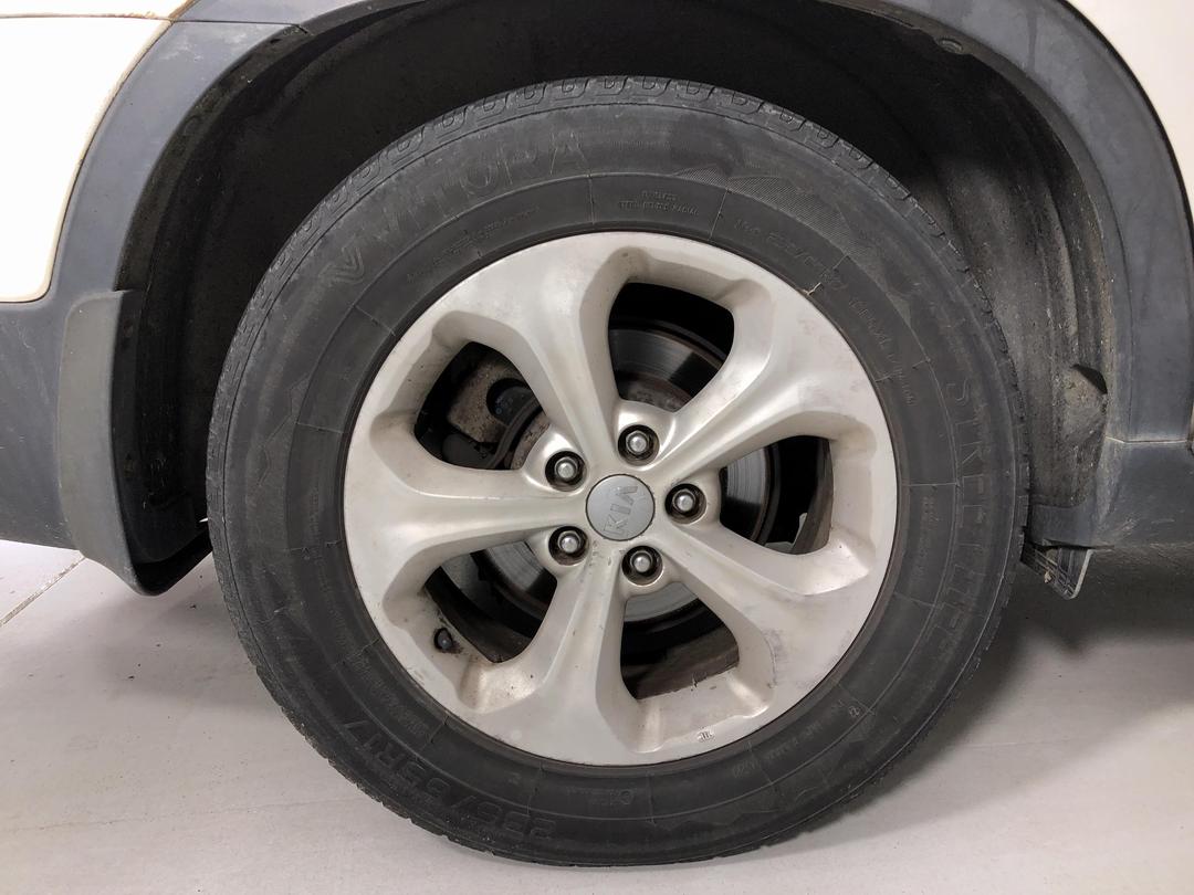 Photo '8' of KIA Sorento