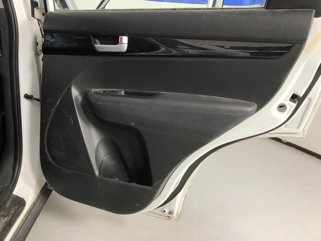 Photo '17' of KIA Sorento