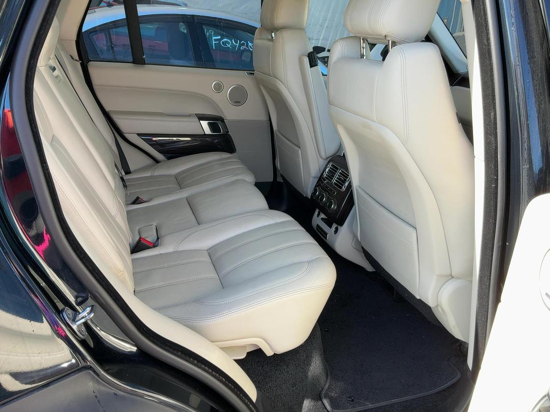 Photo '14' of Land Rover Range Rover SDV8 Vogue