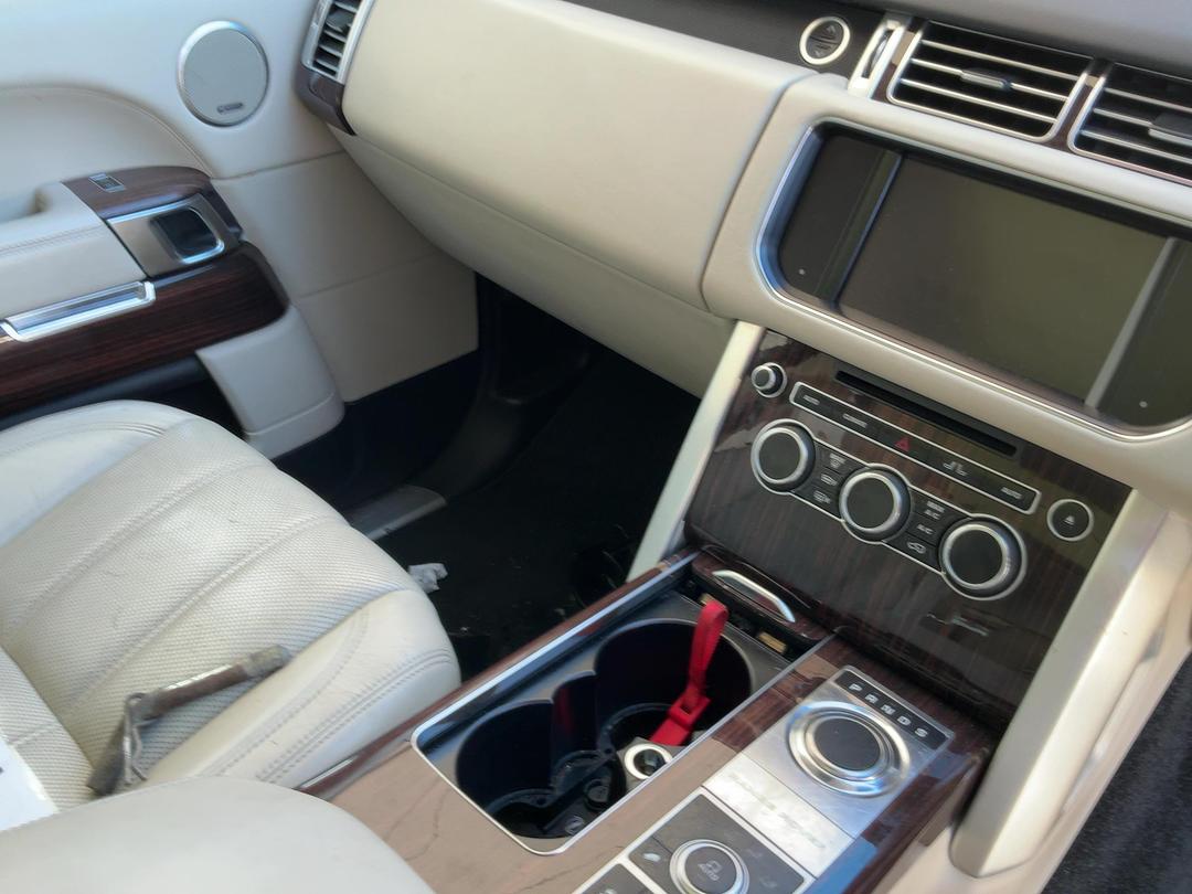 Photo '20' of Land Rover Range Rover SDV8 Vogue