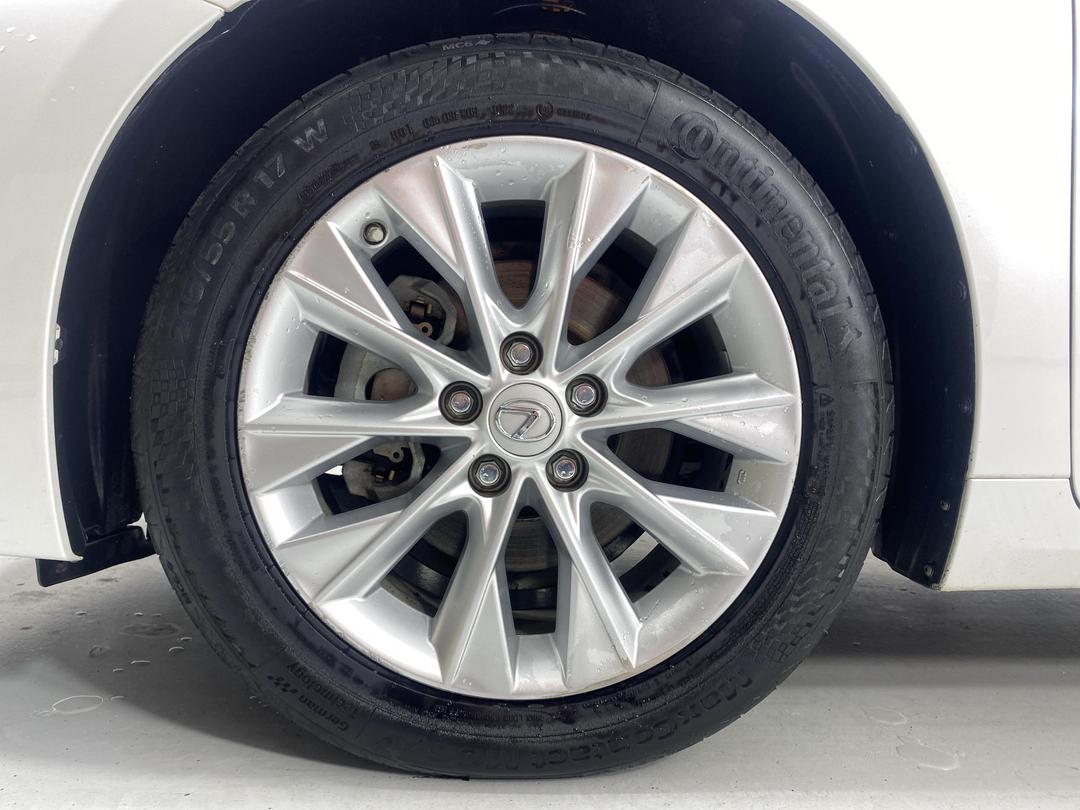 Photo '10' of Lexus ES300H