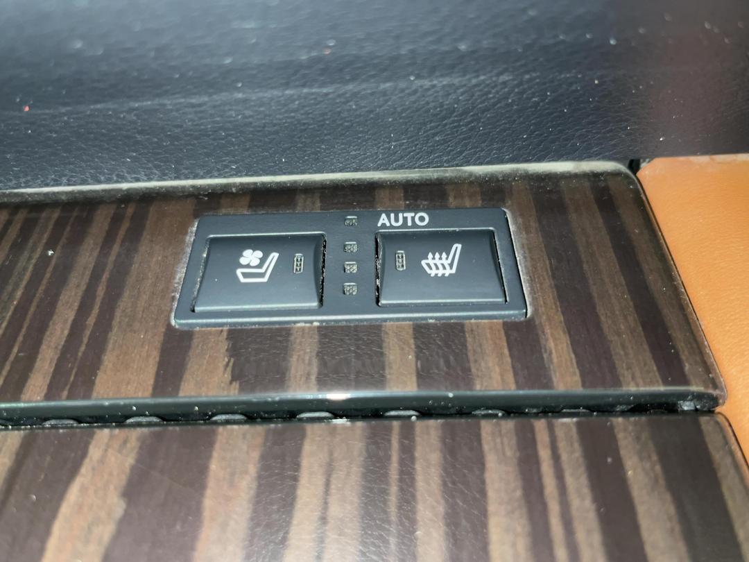 Photo '27' of Lexus GS450H