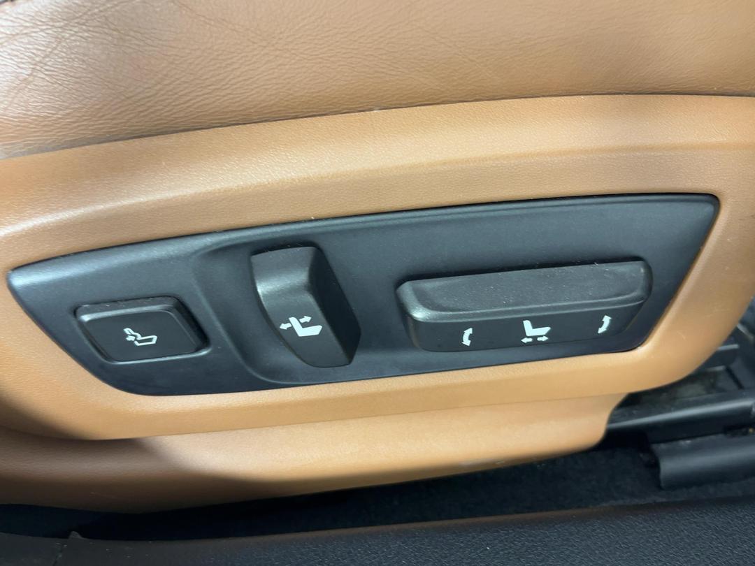Photo '28' of Lexus GS450H