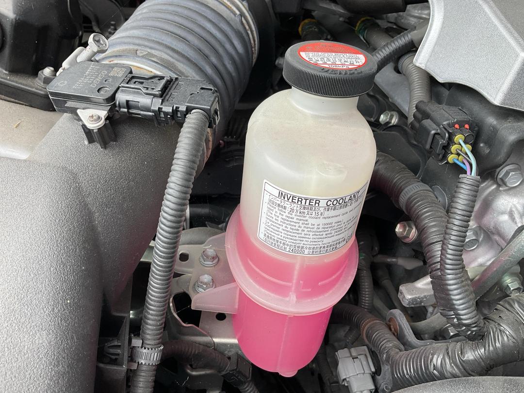 Photo '21' of Lexus IS300H