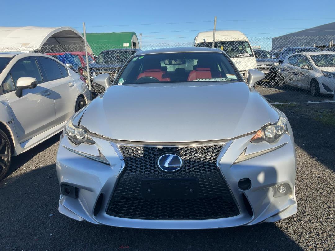 Photo '2' of Lexus IS300H