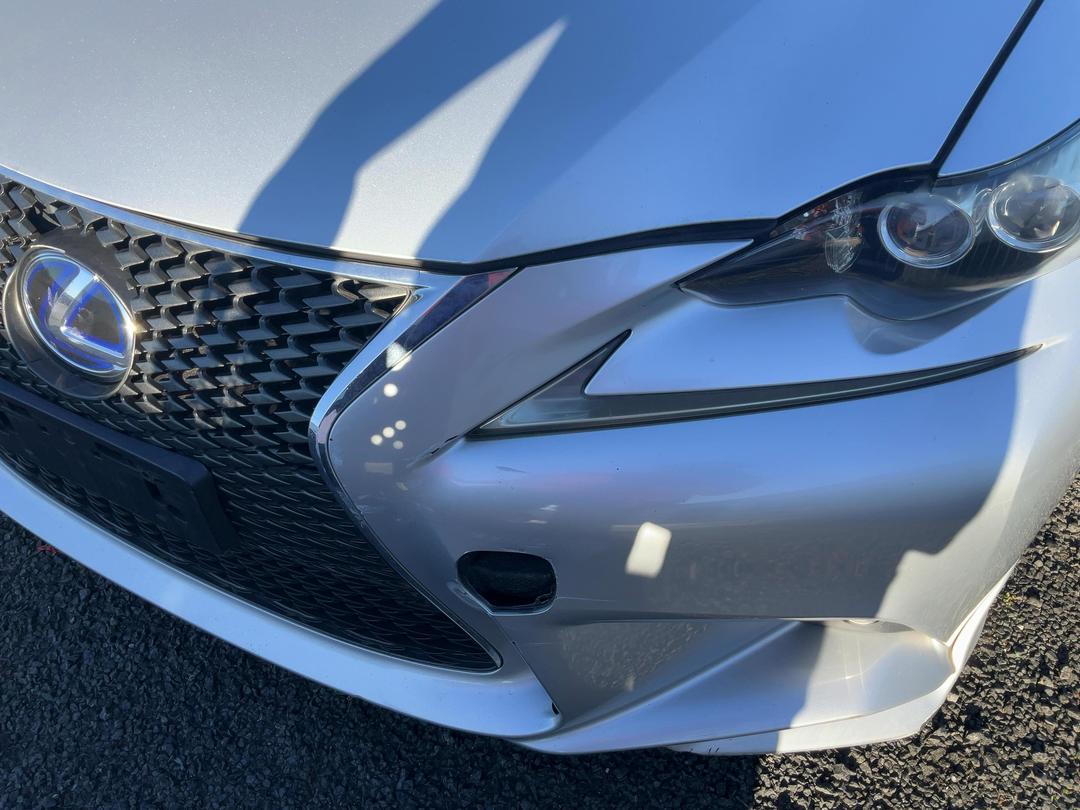 Photo '12' of Lexus IS300H