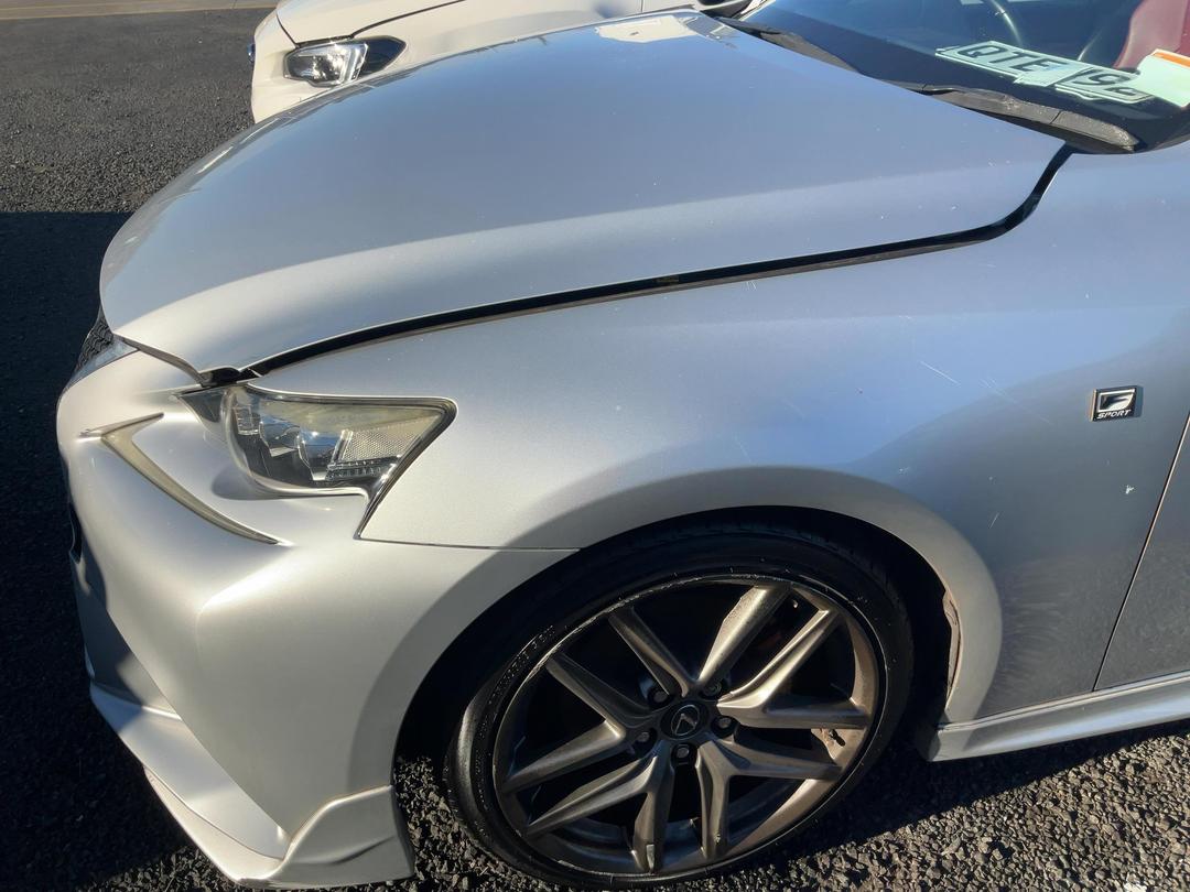 Photo '13' of Lexus IS300H