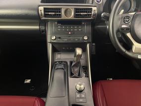 Photo '18' of Lexus IS300H