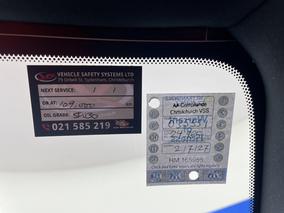 Photo '32' of Lexus IS300H