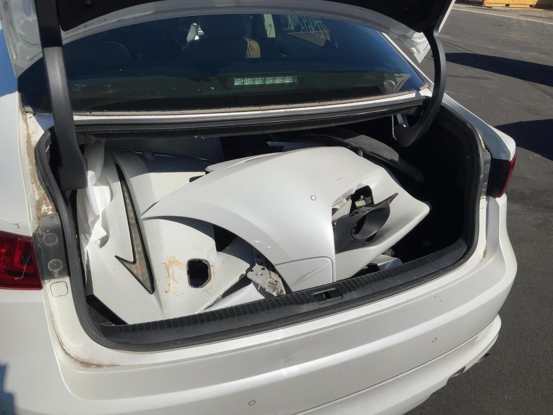 Photo '10' of Lexus IS300H