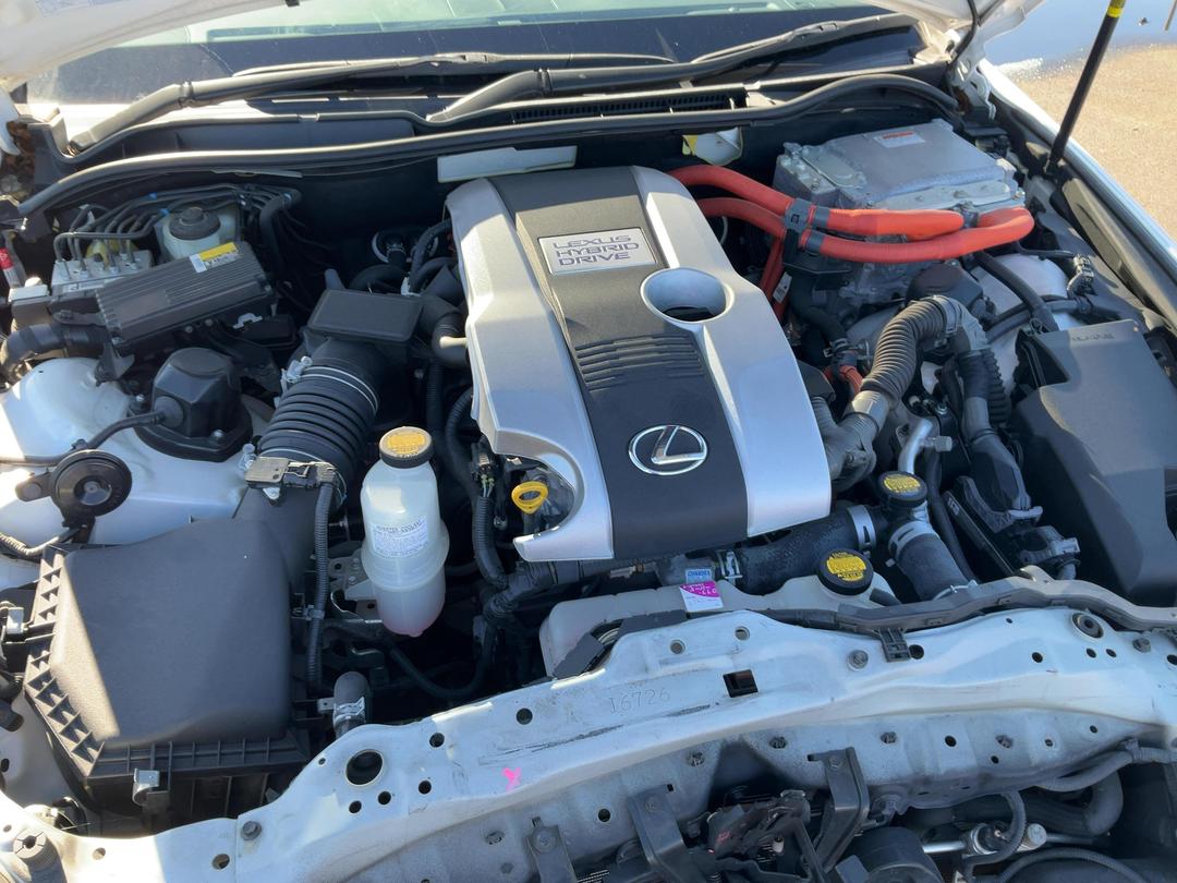 Photo '11' of Lexus IS300H