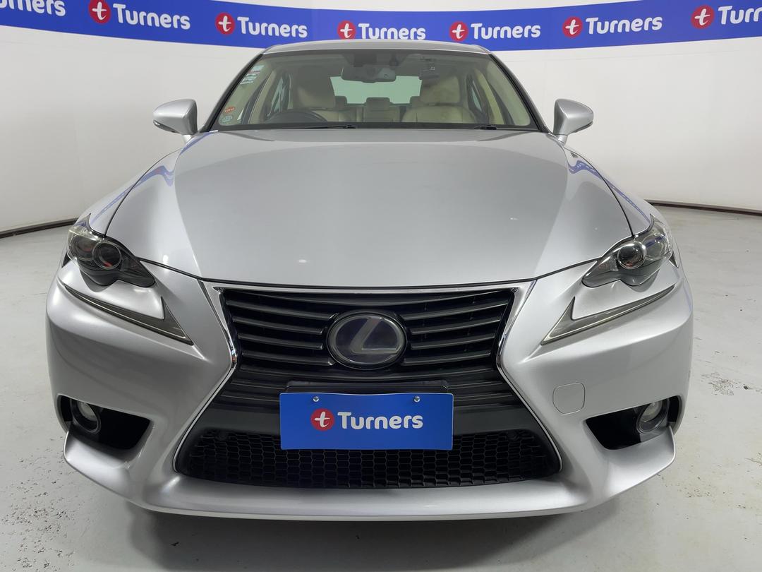 Photo '2' of Lexus IS300H