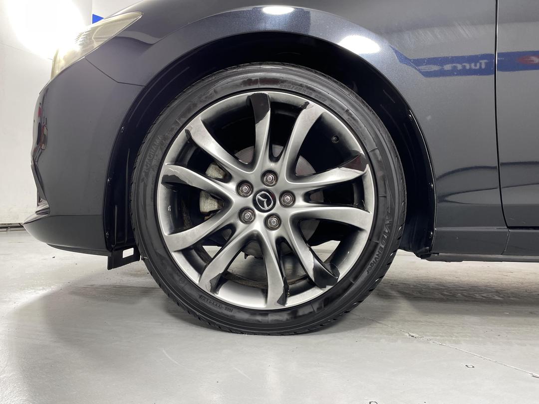 Photo '10' of Mazda Atenza