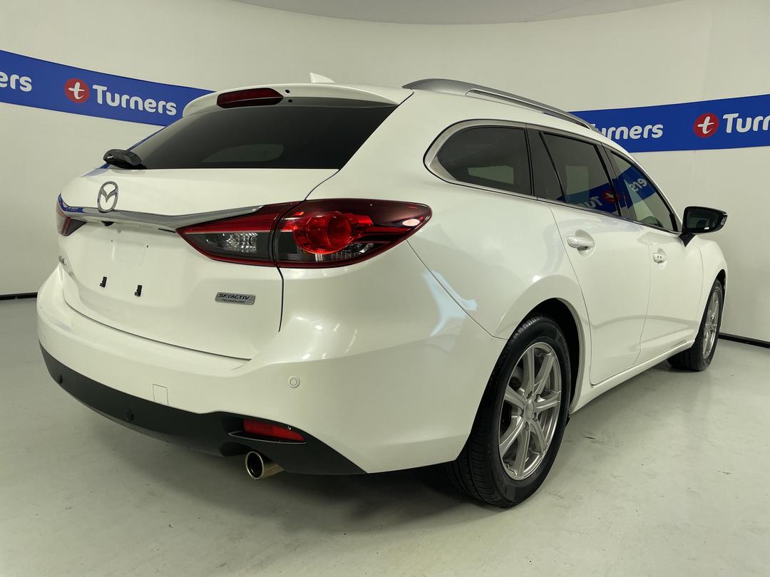 Photo '7' of Mazda Atenza