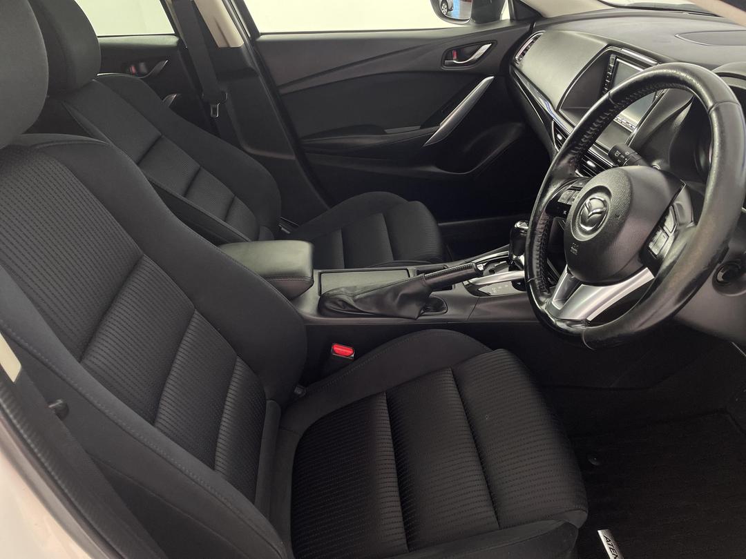 Photo '16' of Mazda Atenza