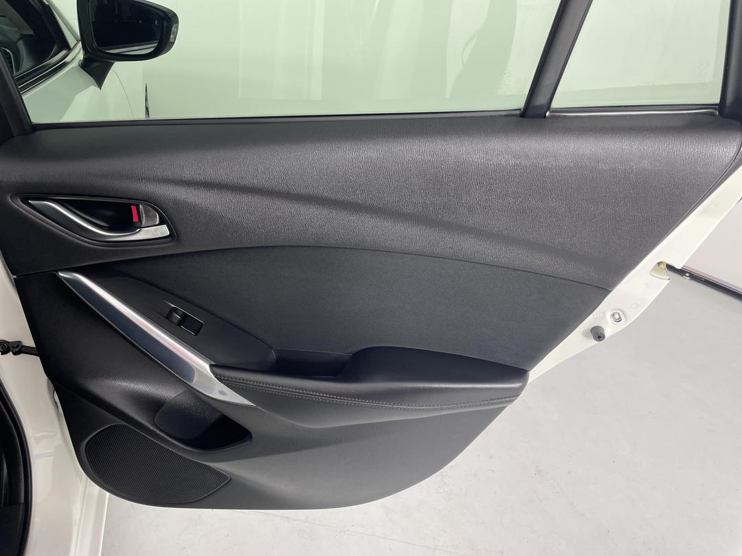 Photo '19' of Mazda Atenza