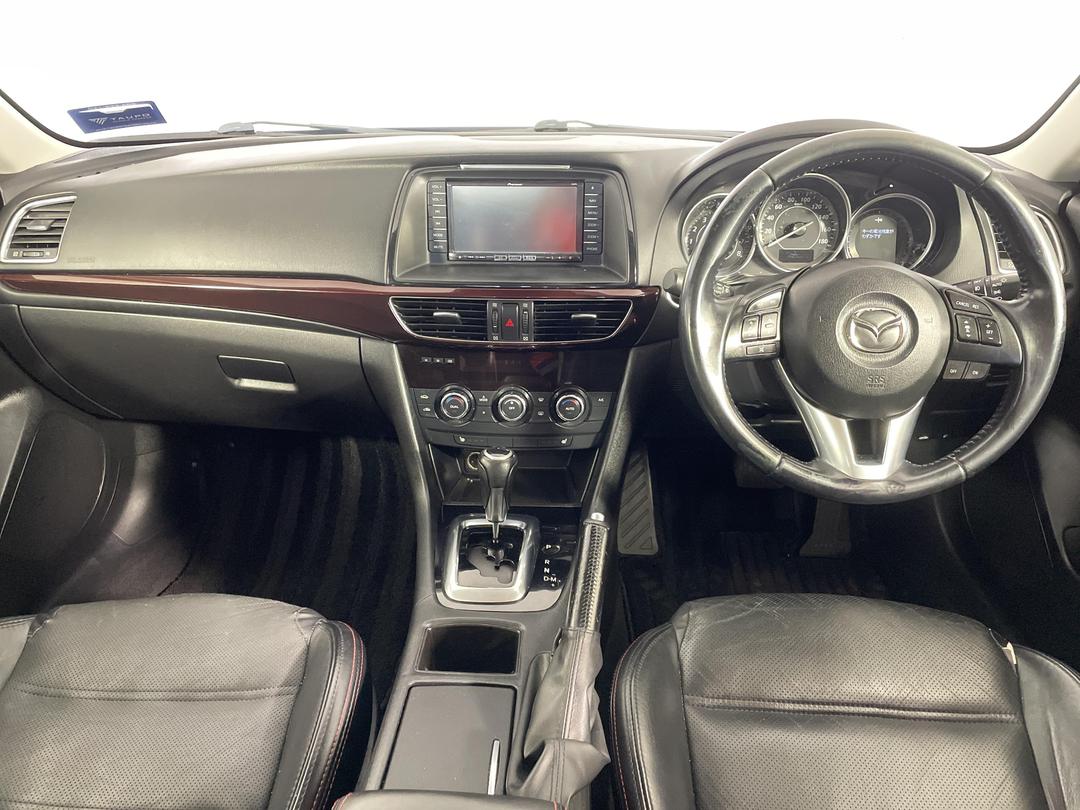 Photo '17' of Mazda Atenza