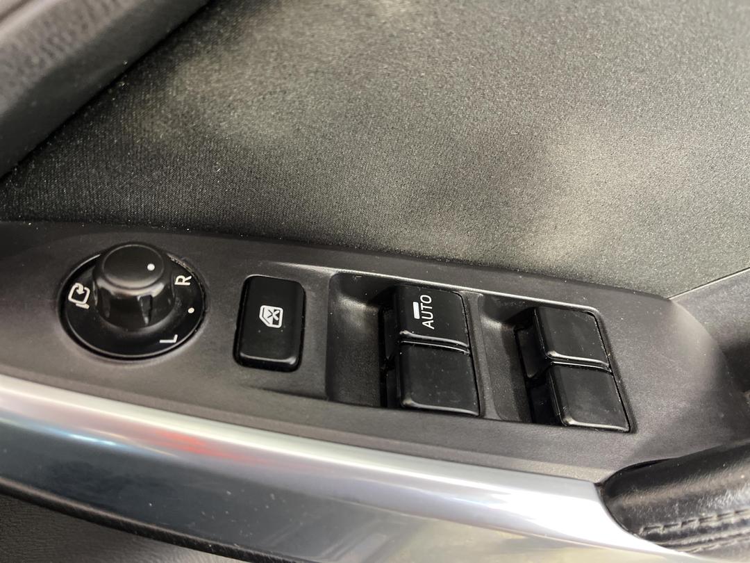 Photo '23' of Mazda Atenza