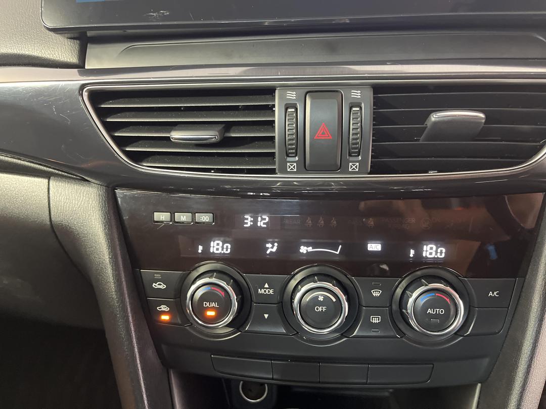 Photo '29' of Mazda Atenza