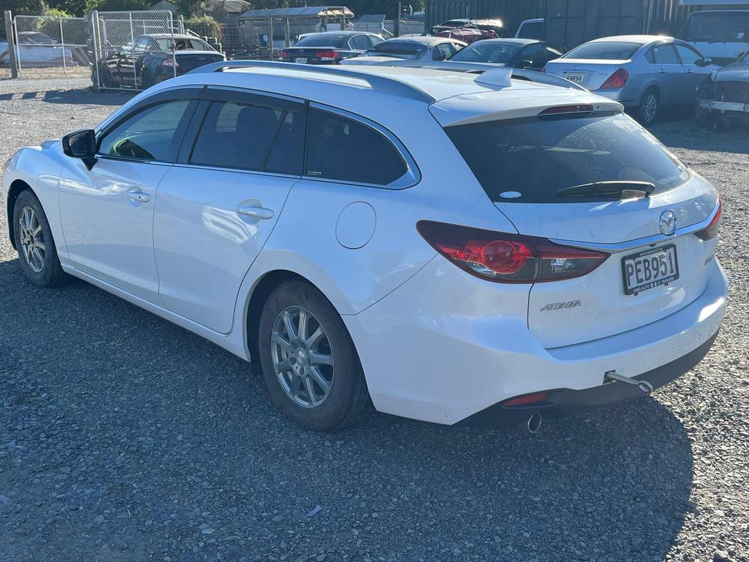 Photo '5' of Mazda Atenza