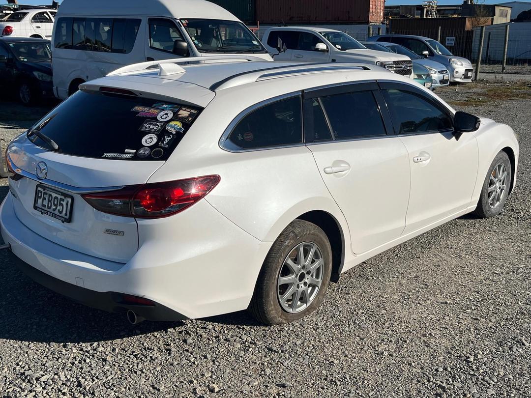 Photo '7' of Mazda Atenza