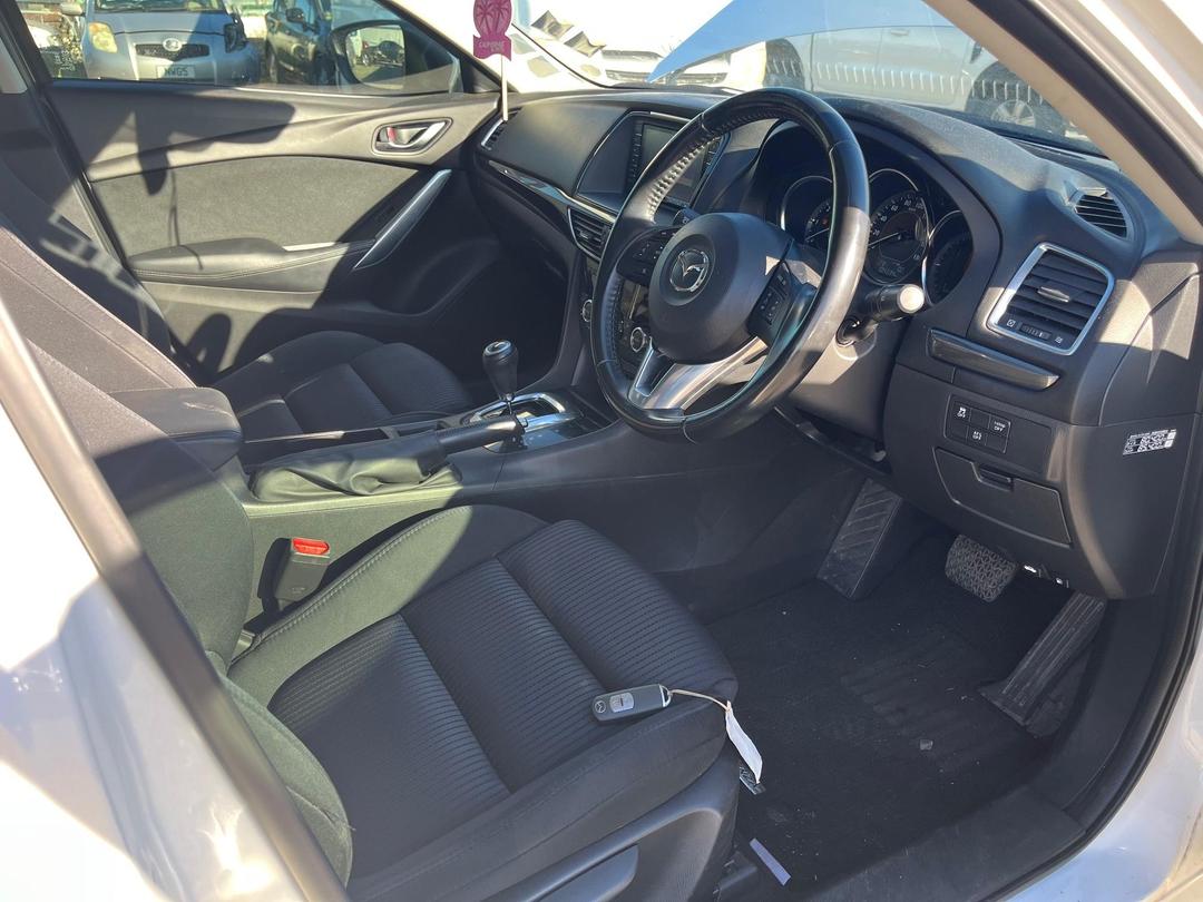 Photo '9' of Mazda Atenza