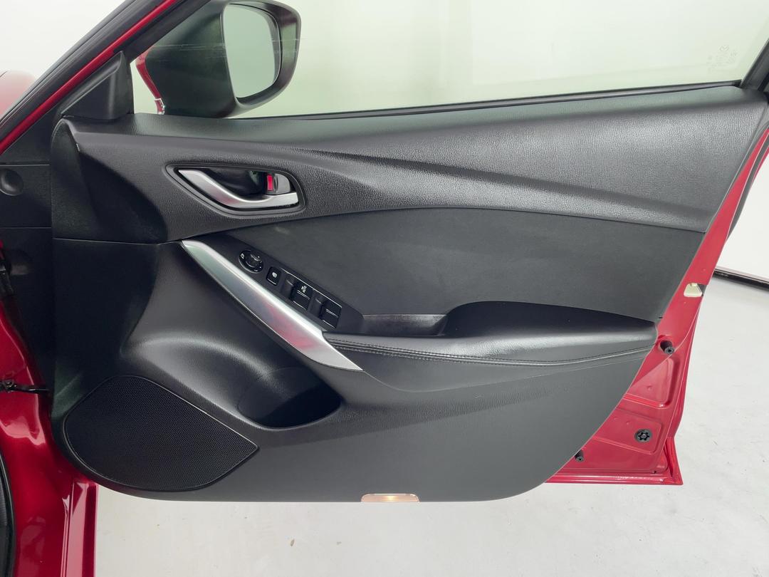 Photo '15' of Mazda Atenza