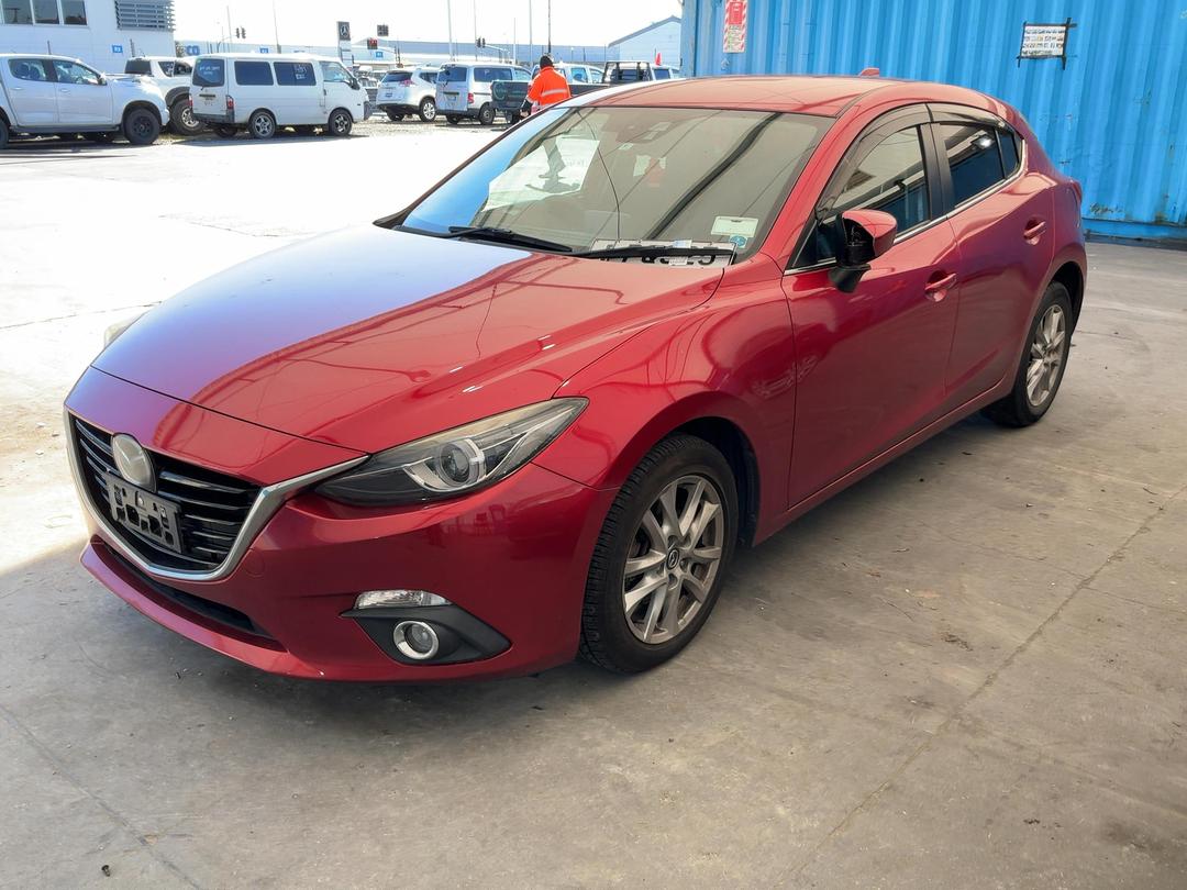 Photo '8' of Mazda Axela