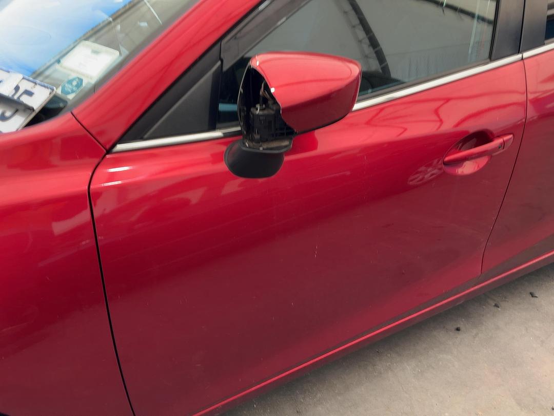 Photo '10' of Mazda Axela