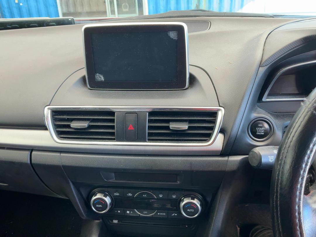 Photo '27' of Mazda Axela